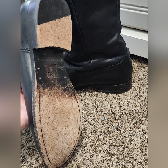 Melissa Button 2 - Picture 9 of 9